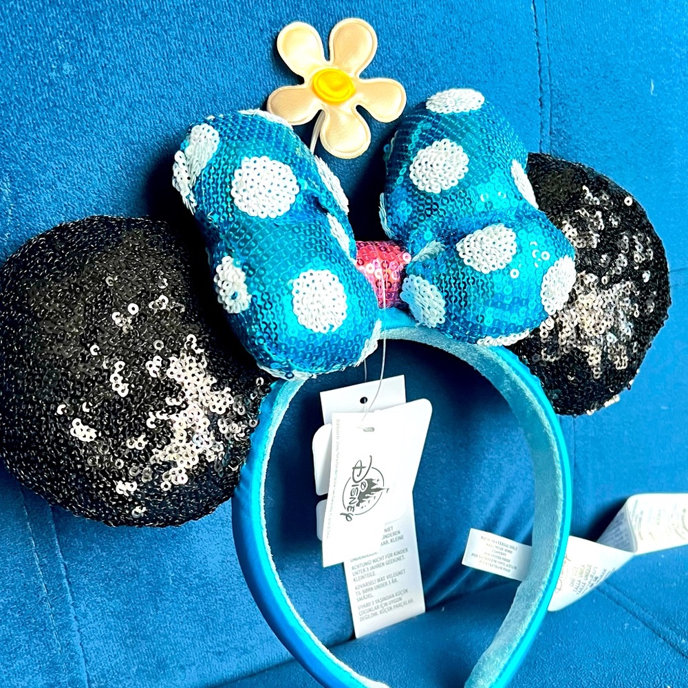 Super sparkly Minnie Mouse ears